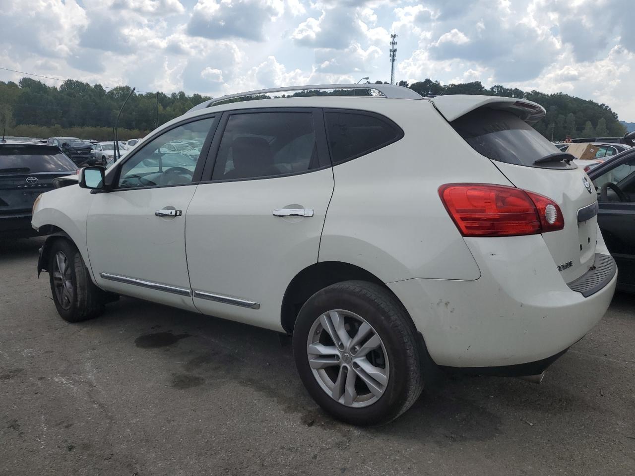 Obraz 2 z 2013 NISSAN ROGUE S 2013 z VIN JN8AS5MV0DW605922