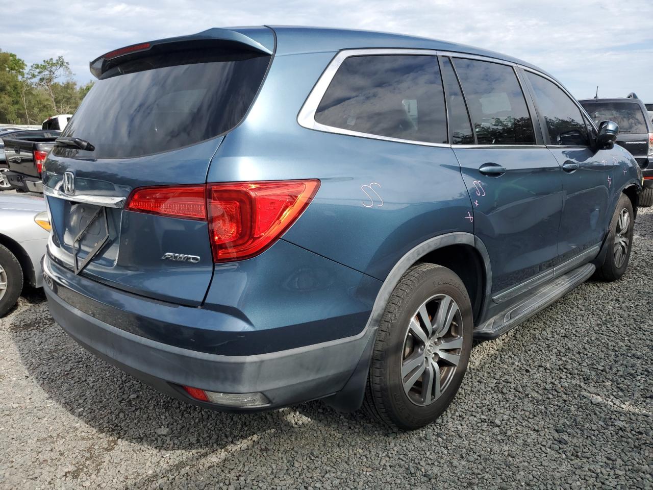 Image 3 of 2016 HONDA PILOT EX 2016 with VIN 5FNYF6H36GB018016