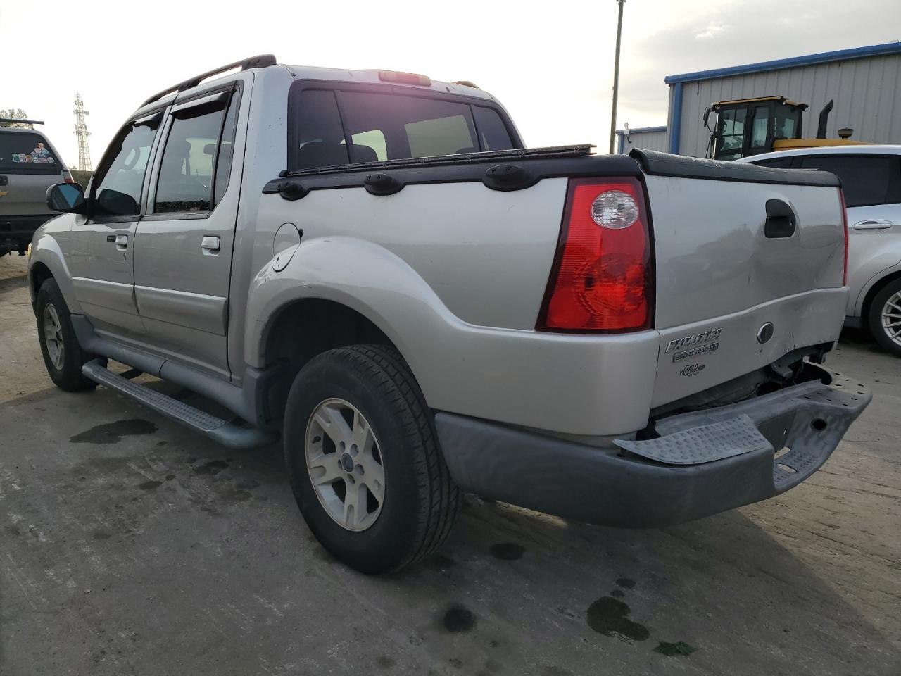 Изображение 2 2005 FORD EXPLORER SPORT TRAC  2005 с VIN 1FMZU67K95UB94805