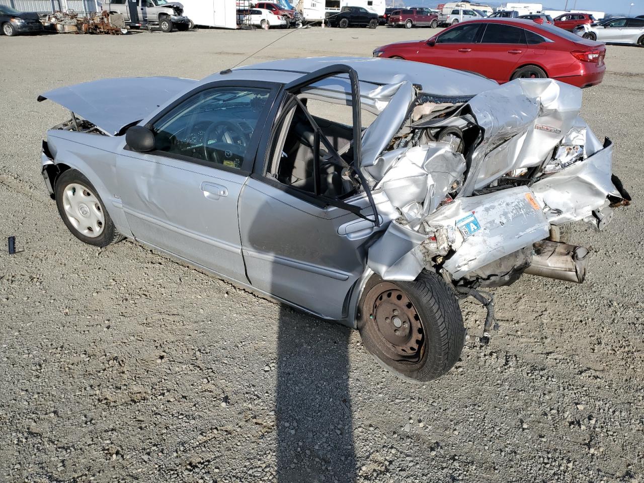 Изображение 2 2001 MAZDA PROTEGE DX 2001 с VIN JM1BJ222310472808