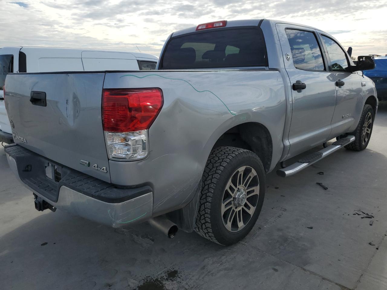 Image 3 of 2013 TOYOTA TUNDRA CREWMAX SR5 2013 with VIN 5TFDW5F13DX296237