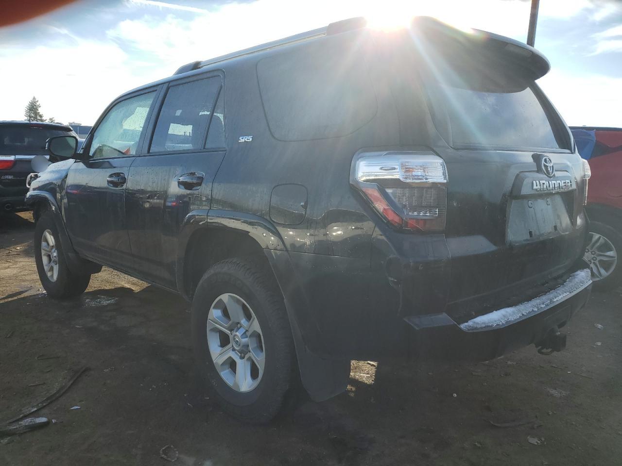 Image 2 of 2023 TOYOTA 4RUNNER SE 2023 with VIN JTEMU5JR0P6116902