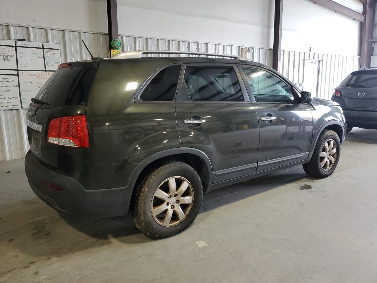 Image 3 of 2011 KIA SORENTO BASE 2011 with VIN 5XYKT4A10BG105701