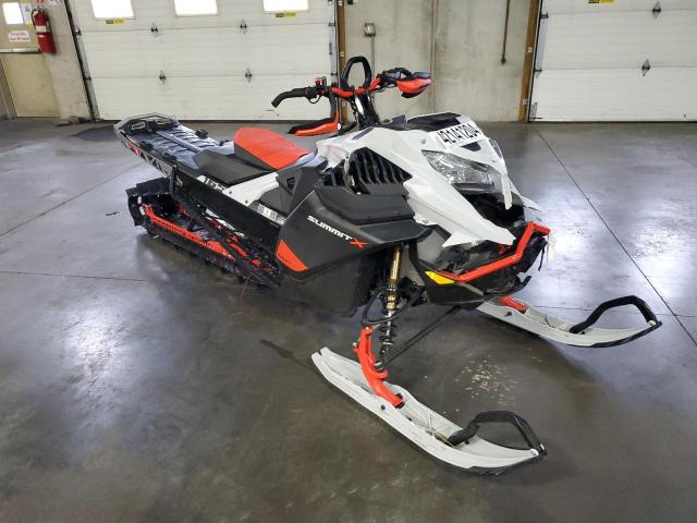 Изображение 2021 SKI DOO SUMMIT X 8 2021