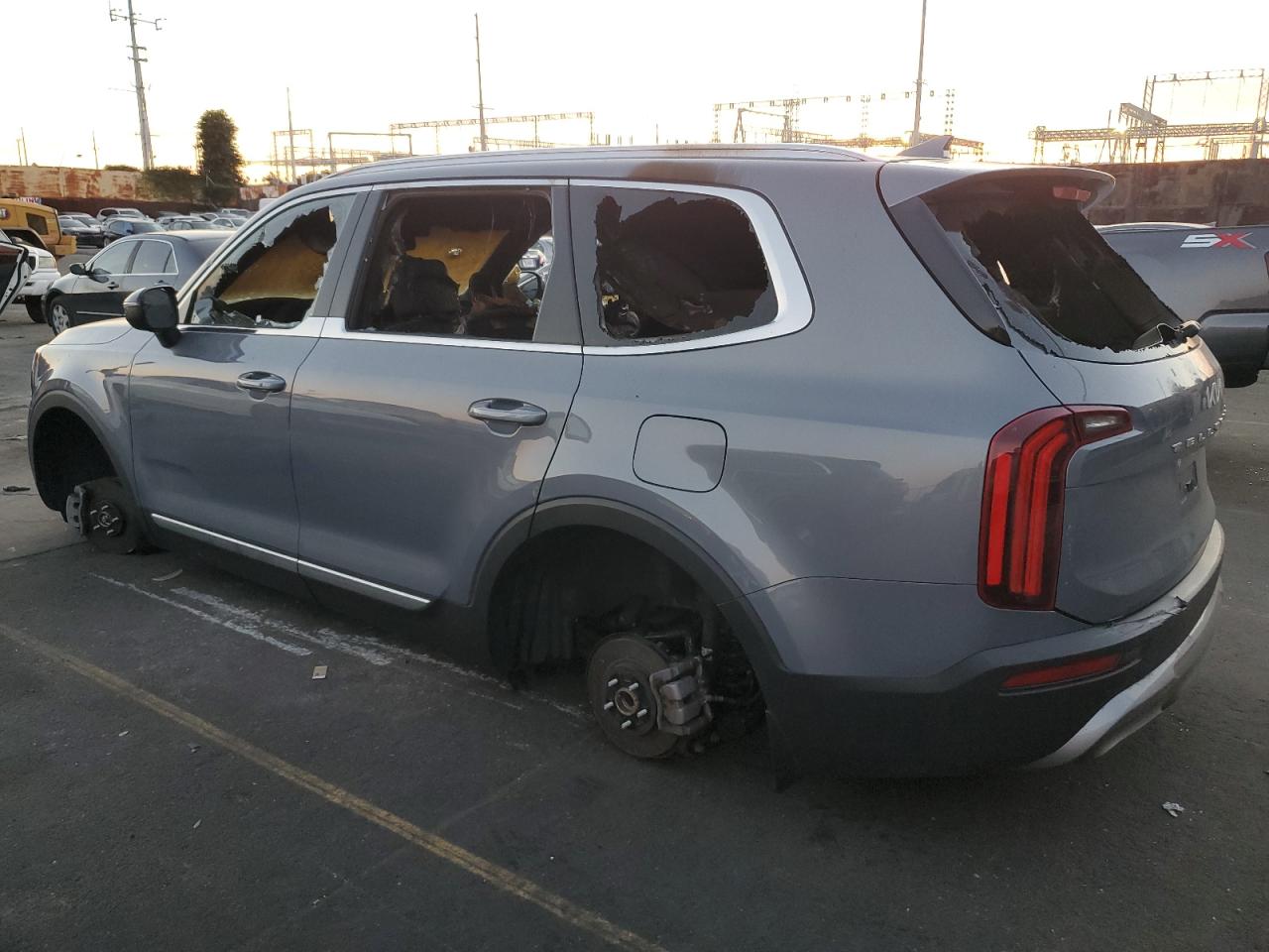 Obraz 2 z 2022 KIA TELLURIDE EX 2022 z VIN 5XYP34HC5NG255028