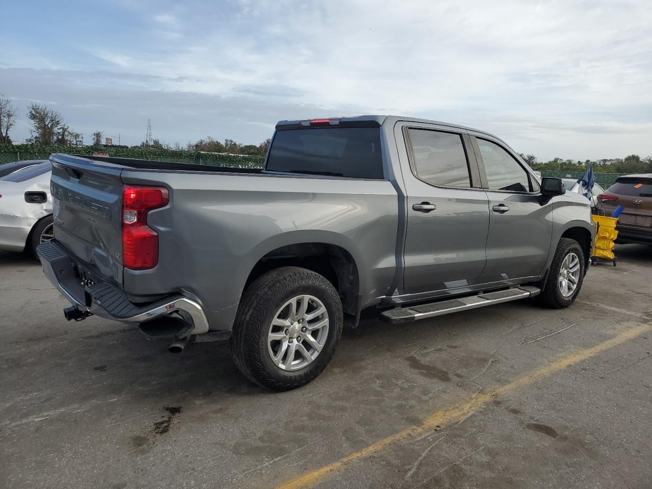 Image 3 of 2021 CHEVROLET SILVERADO C1500 LT 2021 with VIN 3GCPWCED4MG102459