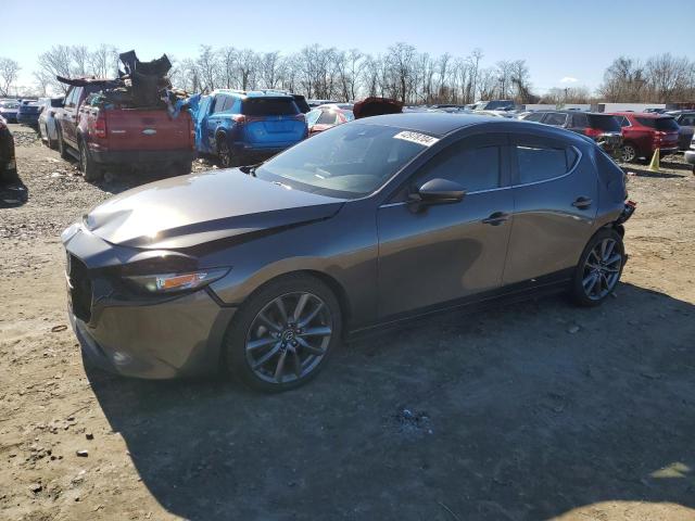 Image 1 of 2019 MAZDA 3 PREFERRED 2019 with VIN JM1BPBMM4K1131586