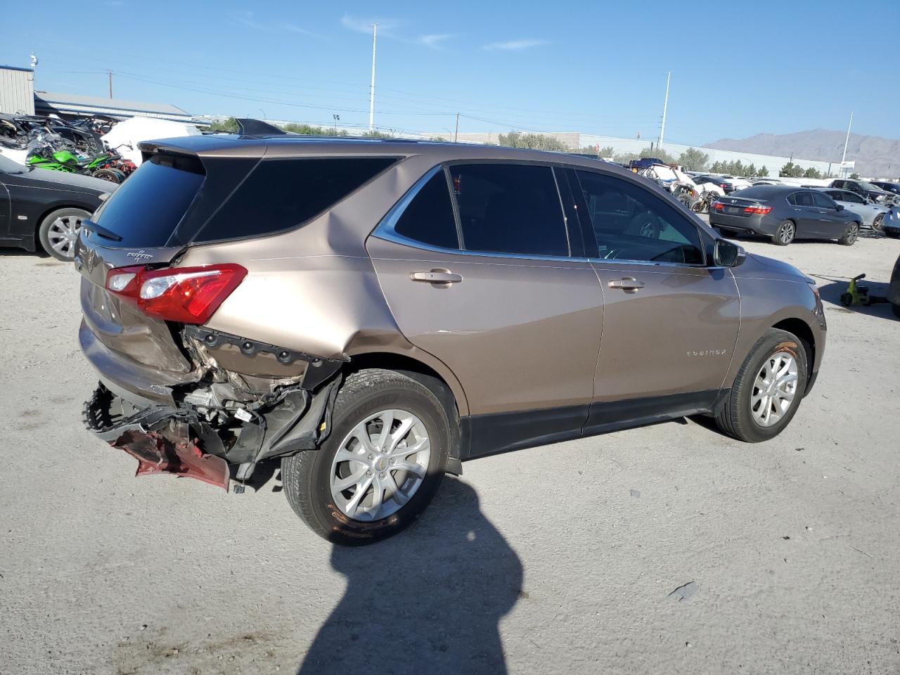 Image 3 of 2019 CHEVROLET EQUINOX LT 2019 with VIN 2GNAXKEV5K6199421
