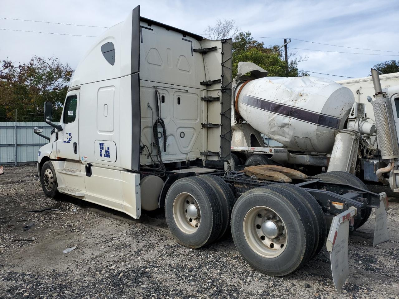 Obraz 3 z 2018 FREIGHTLINER CASCADIA 126 2018 z VIN 3AKJHHDR6JSJN8702