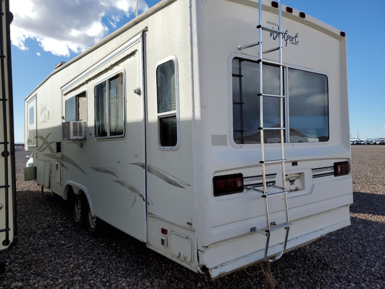 Image 3 of 1999 FLEETWOOD FLEETWOOD 1999 with VIN 1EM5V3620X9315295