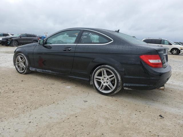 Obraz 2 z 2014 MERCEDES-BENZ C 250 2014 z VIN WDDGJ4HBXEG220579