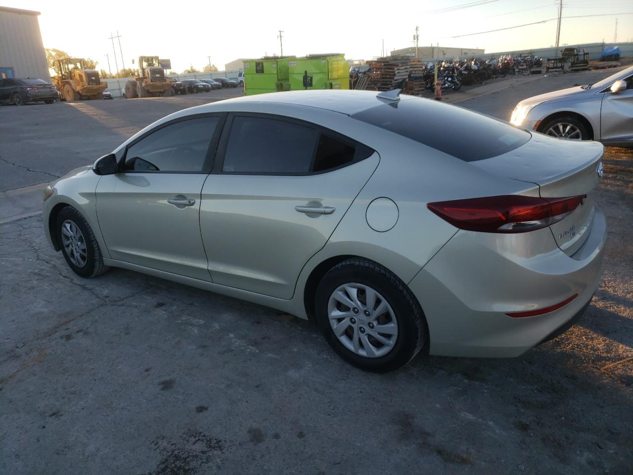Obraz 2 z 2017 HYUNDAI ELANTRA SE 2017 z VIN 5NPD74LF9HH183501