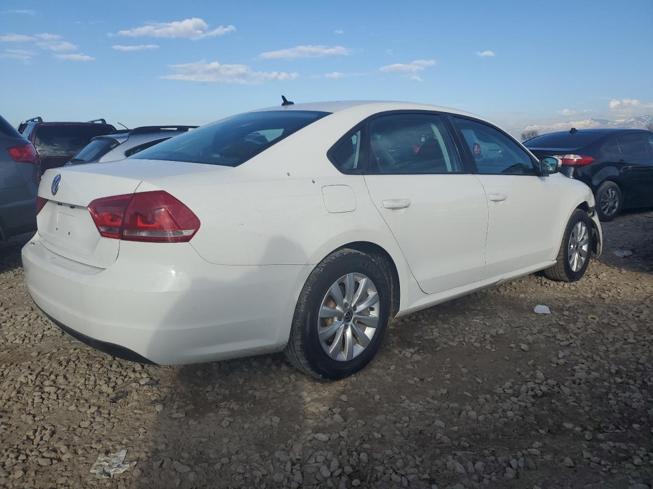 Image 3 of 2013 VOLKSWAGEN PASSAT S 2013 with VIN 1VWAP7A33DC023100