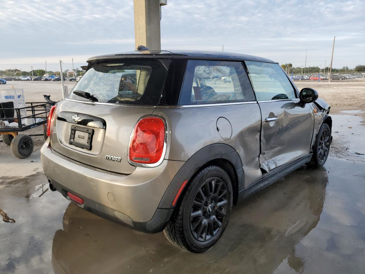 Obraz 3 z 2016 MINI COOPER  2016 z VIN WMWXP5C5XG3B77310
