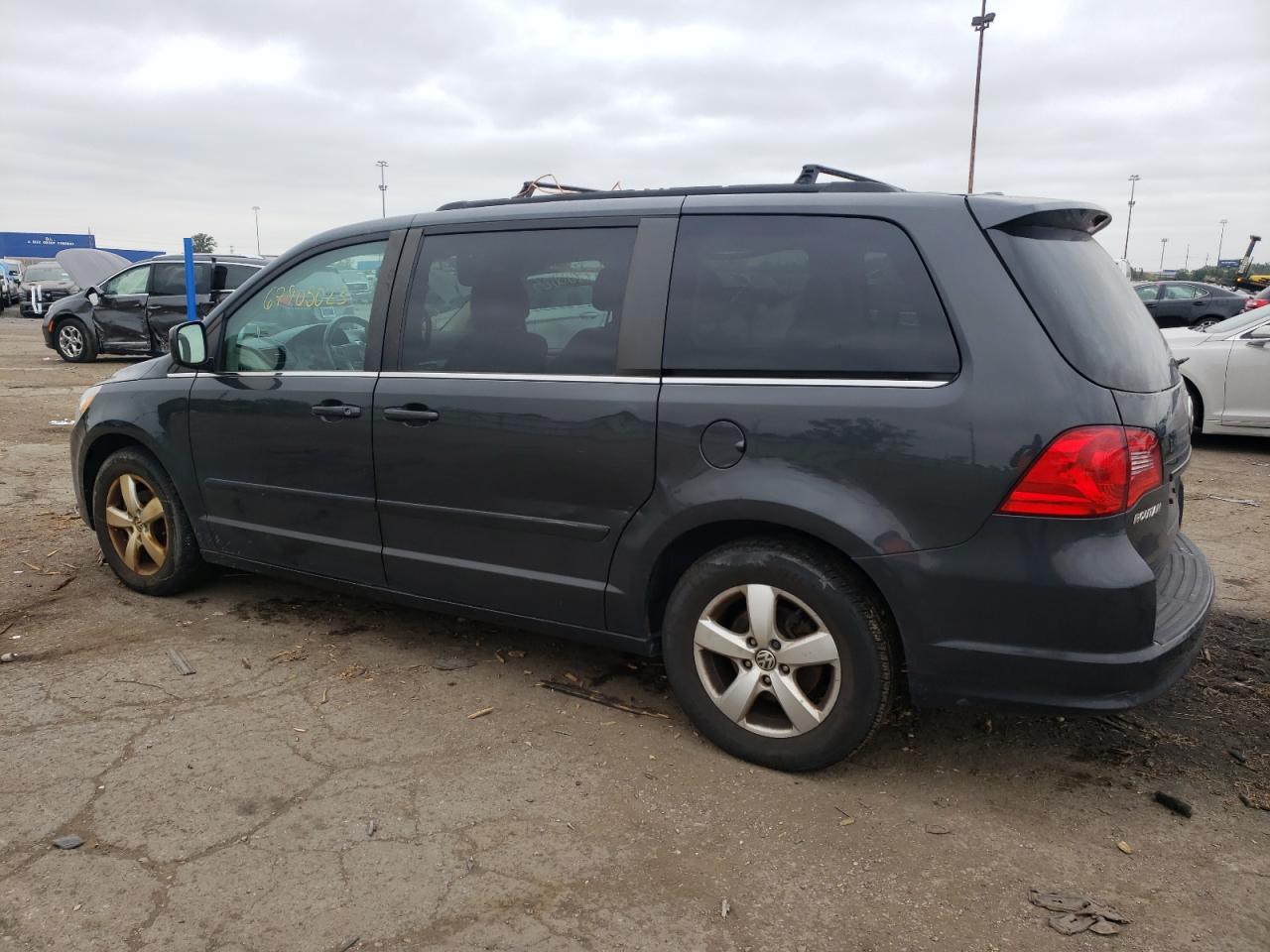 Изображение 2 2011 VOLKSWAGEN ROUTAN SE 2011 с VIN 2V4RW3DG4BR642511
