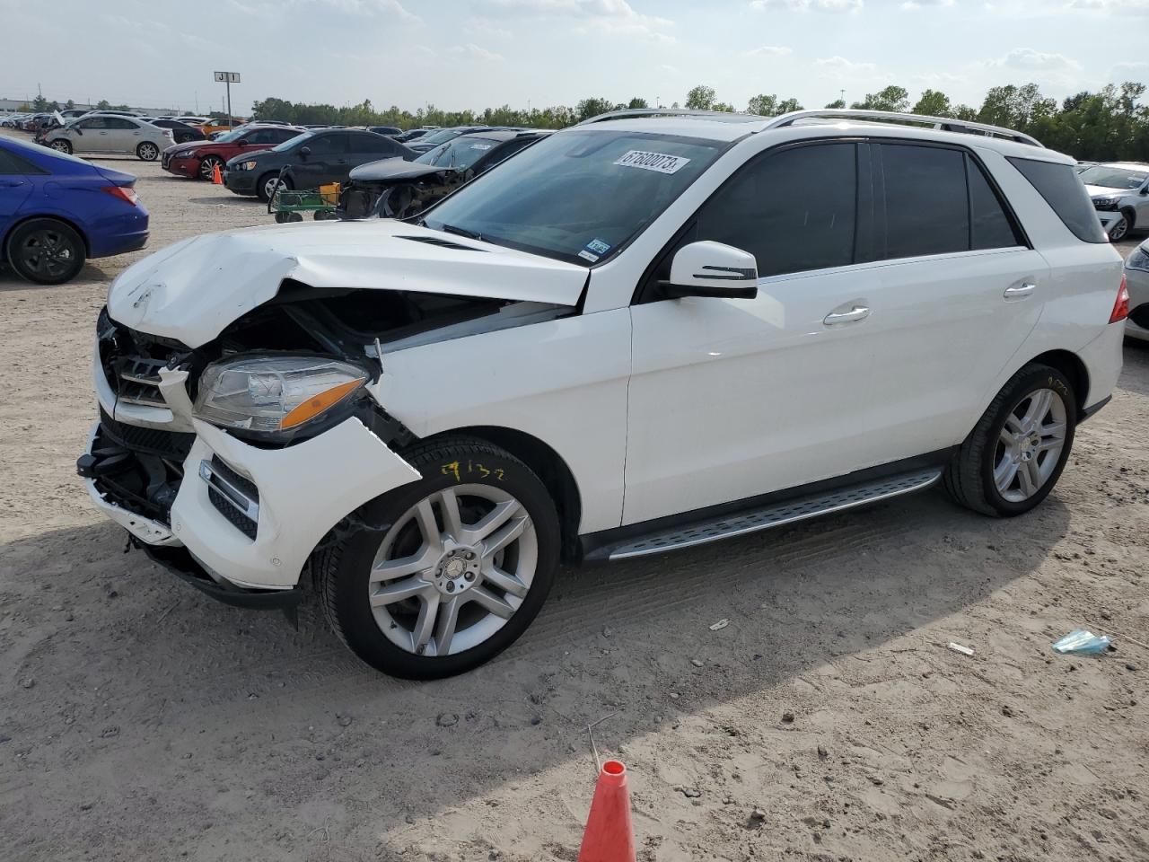 Obraz 1 z 2015 MERCEDES-BENZ ML 350 2015 z VIN 4JGDA5JB2FA464823