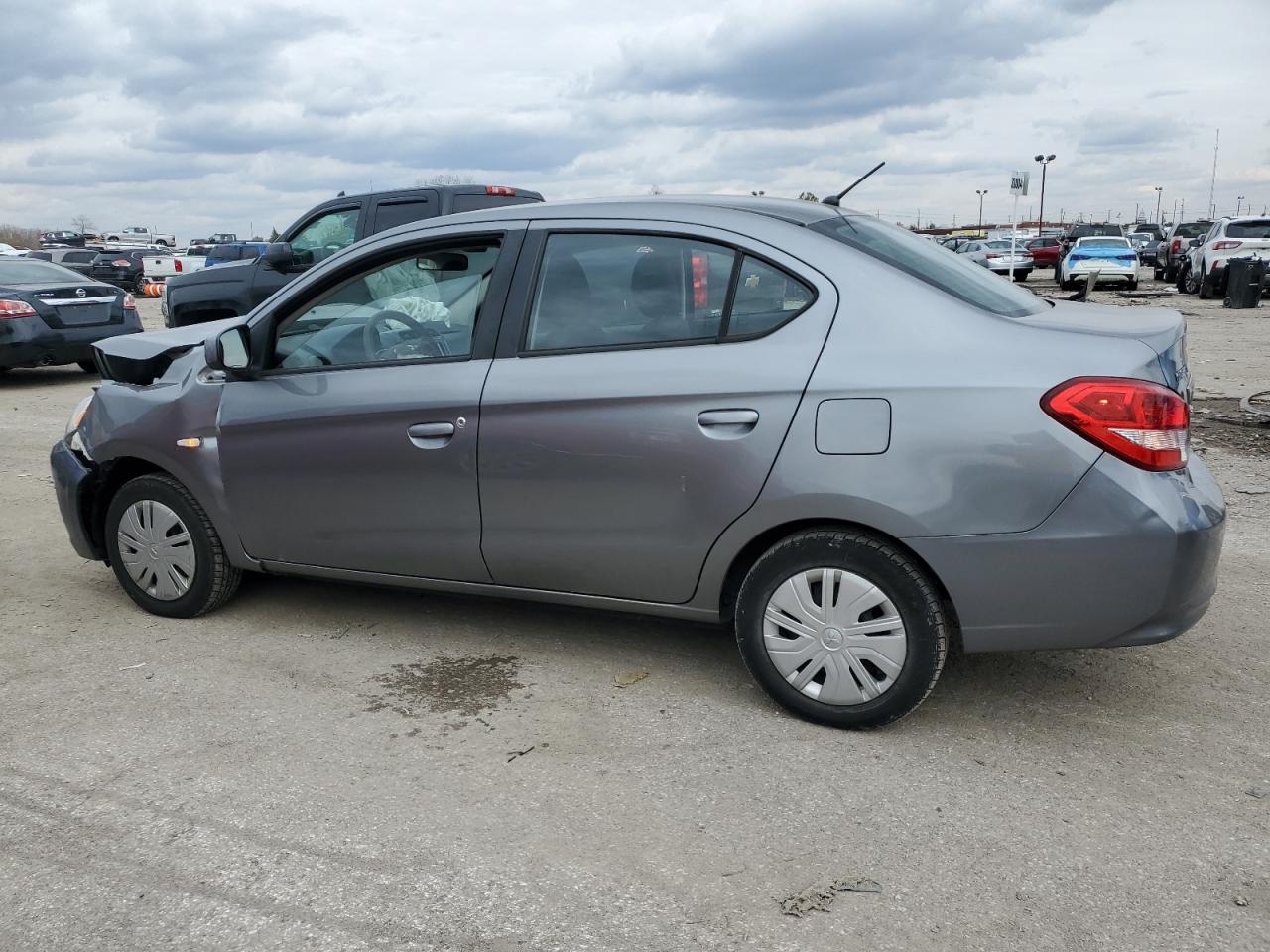 Obraz 2 z 2018 MITSUBISHI MIRAGE G4 ES 2018 z VIN ML32F3FJ1JHF07006