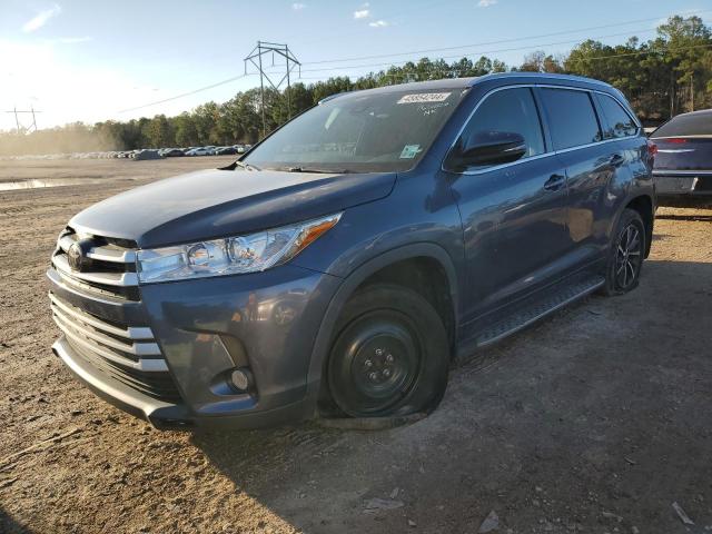 Image 1 of 2018 TOYOTA HIGHLANDER SE 2018 with VIN 5TDKZRFH2JS266828
