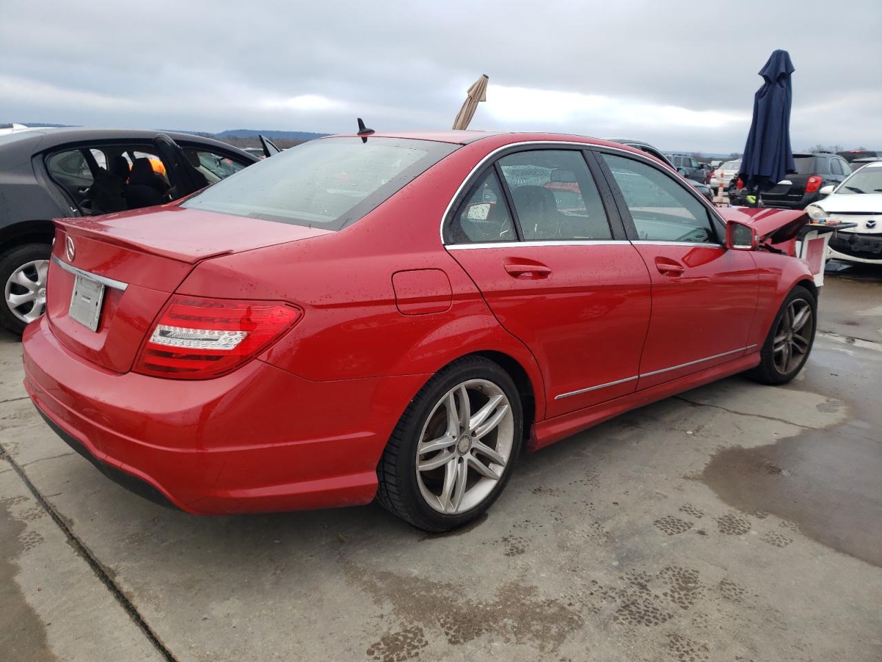 Obraz 3 z 2014 MERCEDES-BENZ C 250 2014 z VIN WDDGF4HB0ER306215