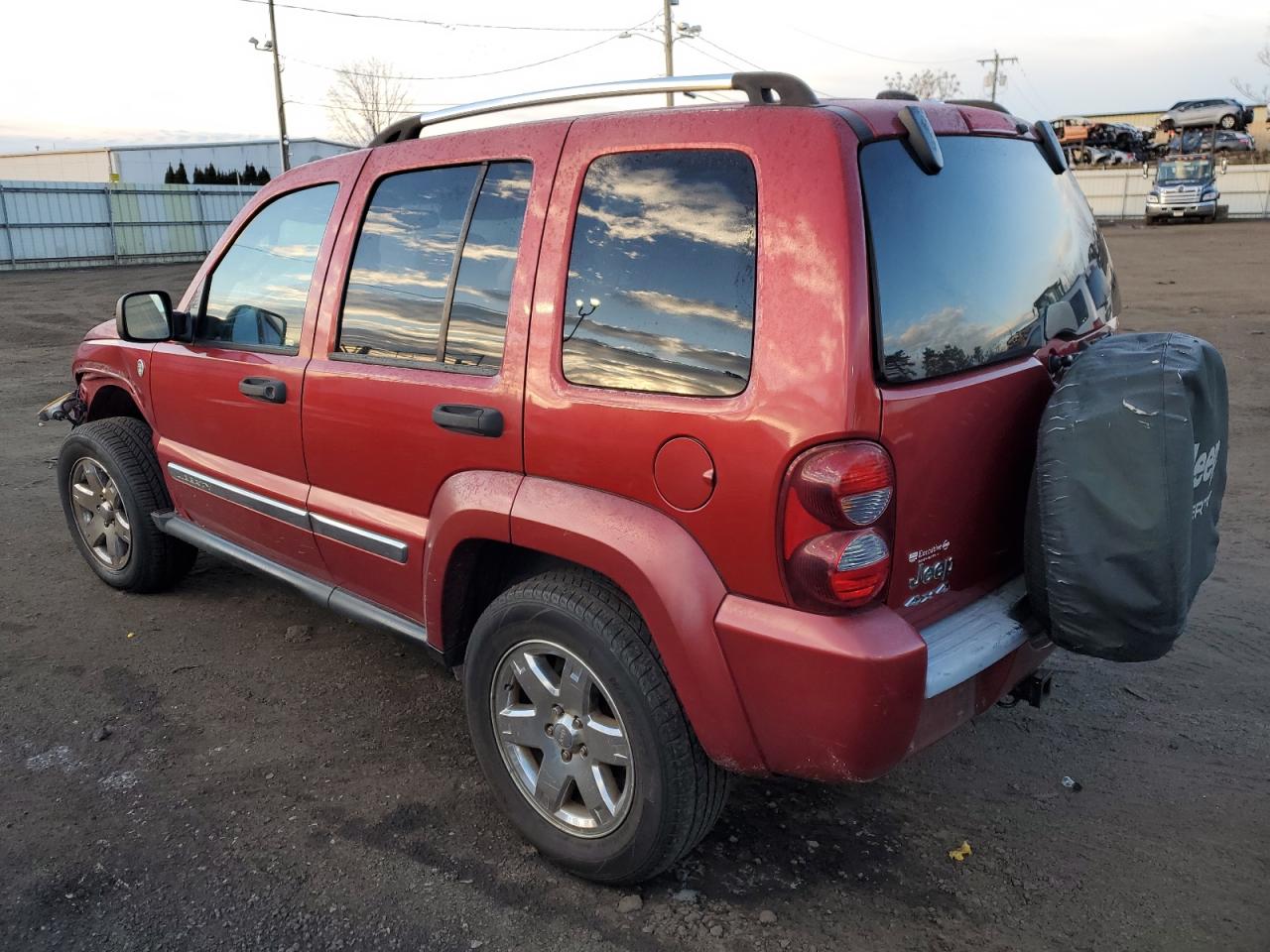Image 2 of 2005 JEEP LIBERTY LIMITED 2005 with VIN 1J4GL58K85W688918