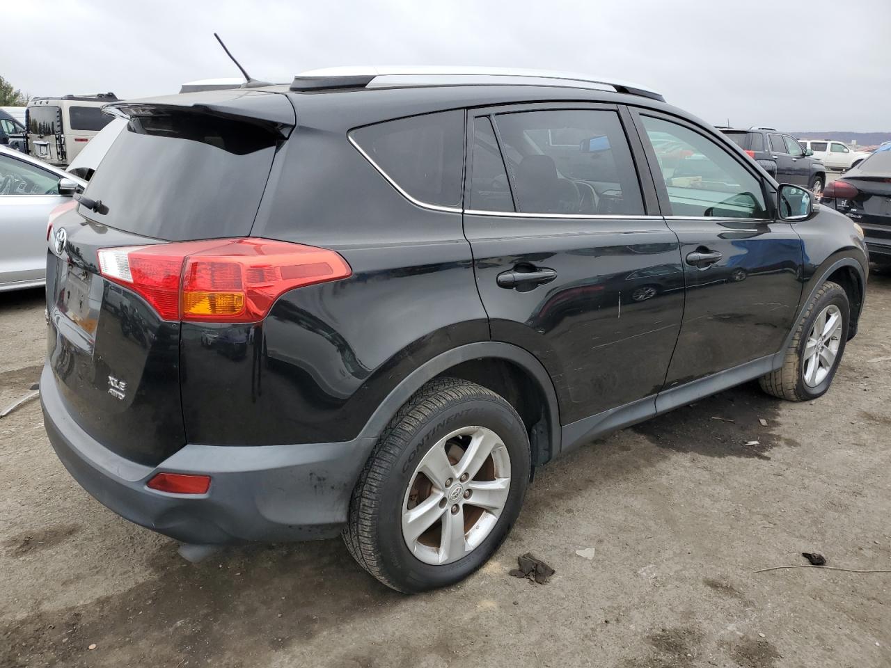 Image 3 of 2013 TOYOTA RAV4 XLE 2013 with VIN 2T3RFREV2DW077176
