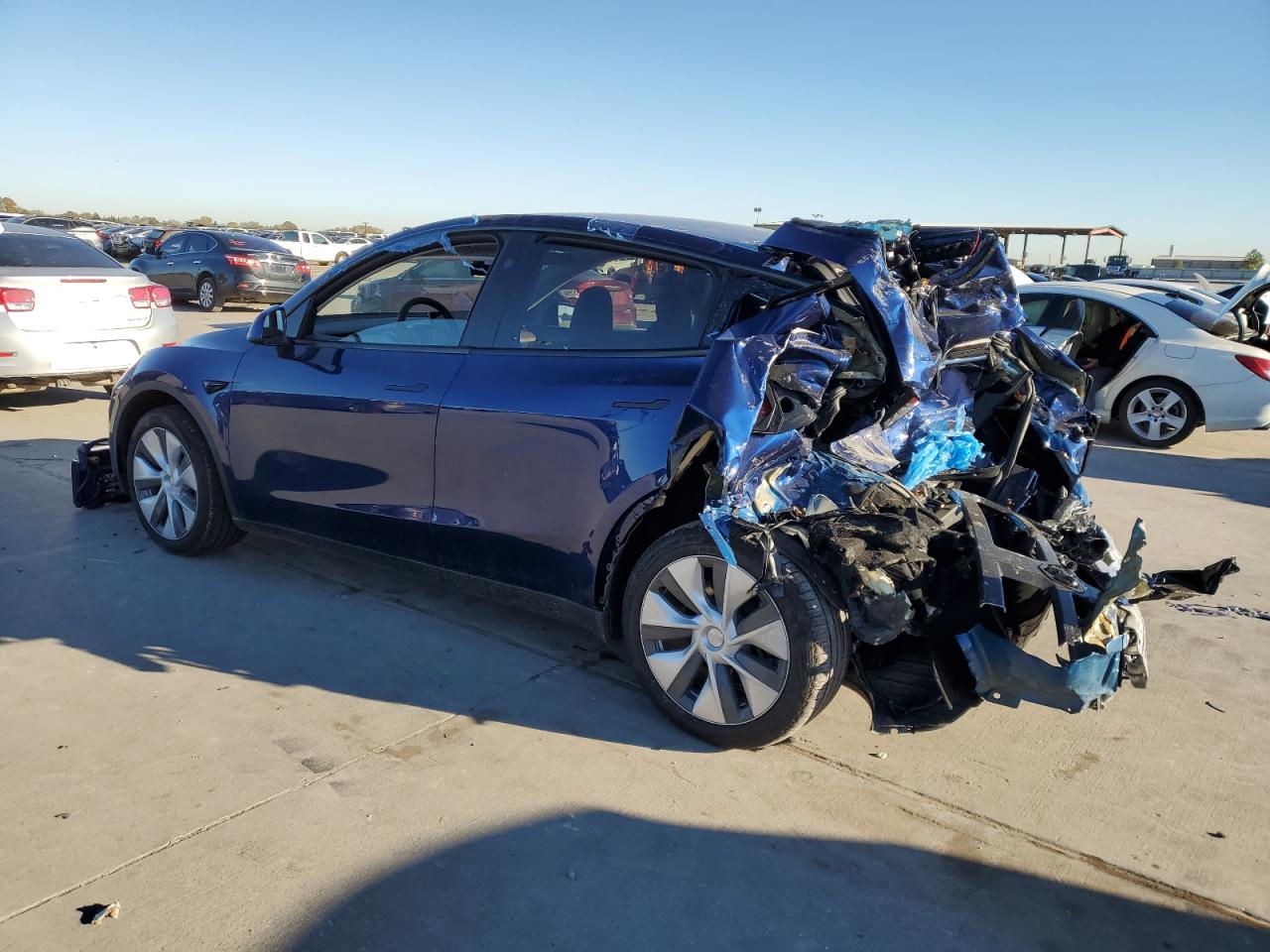 Obraz 2 z 2023 TESLA MODEL Y  2023 z VIN 7SAYGDEE1PA162726