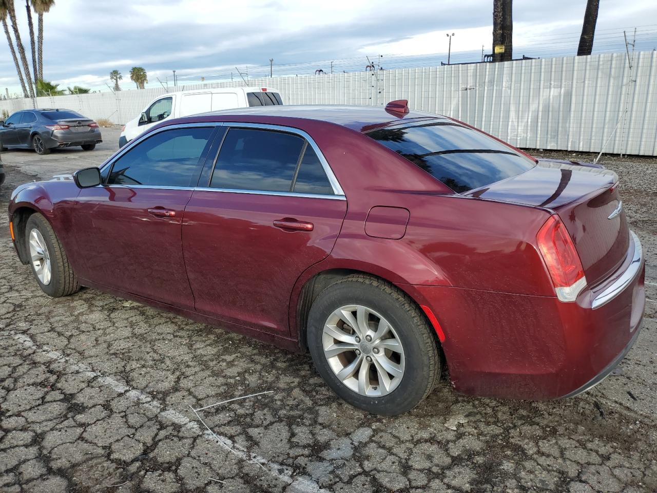 Изображение 2 2016 CHRYSLER 300 LIMITED 2016 с VIN 2C3CCAAG1GH219534