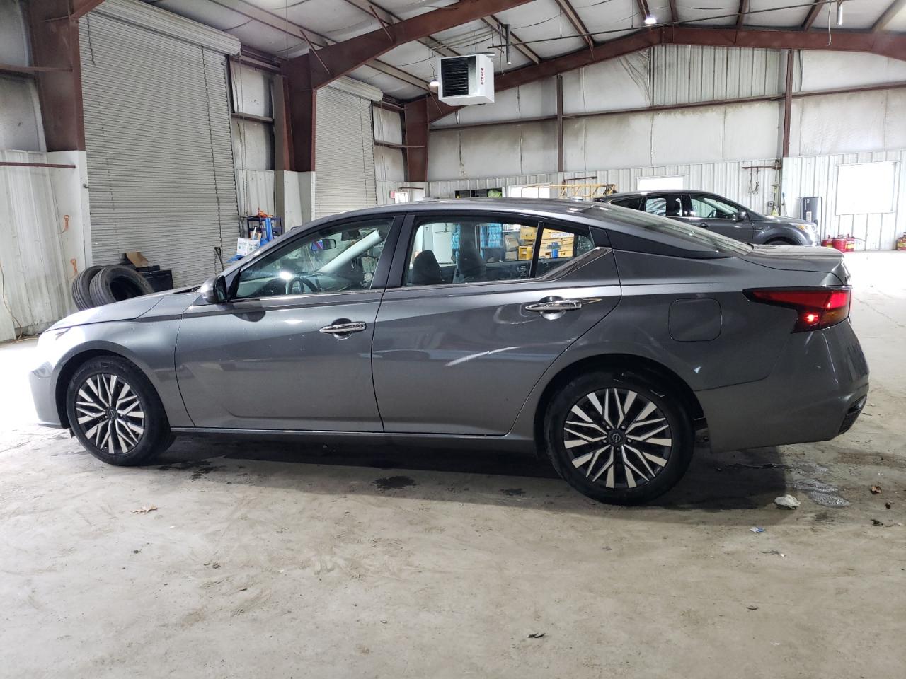 Image 2 of 2023 NISSAN ALTIMA SV 2023 with VIN 1N4BL4DVXPN375569