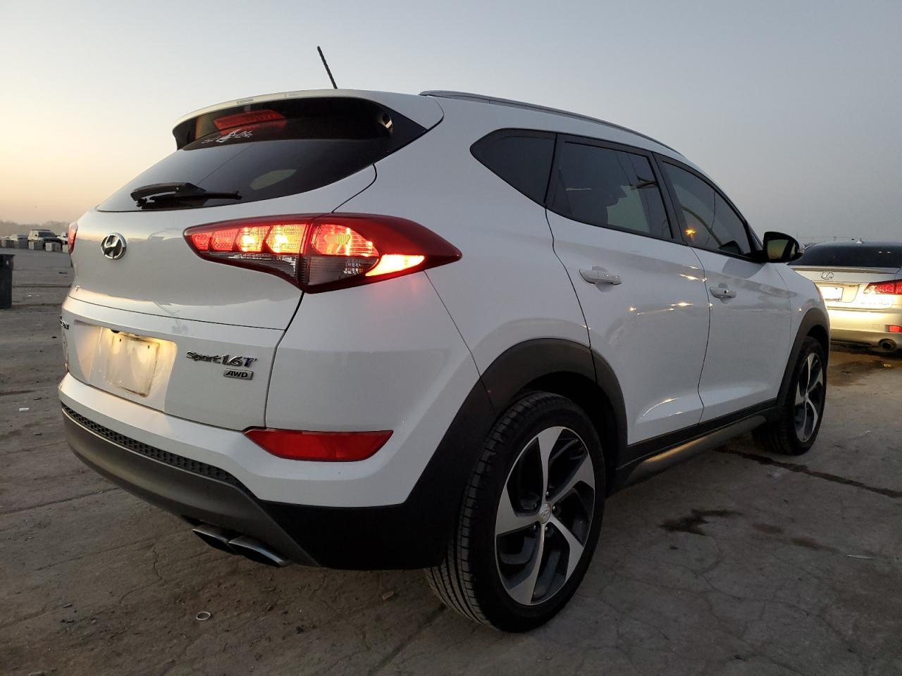 Изображение 3 2016 HYUNDAI TUCSON LIMITED 2016 с VIN KM8J3CA27GU203091