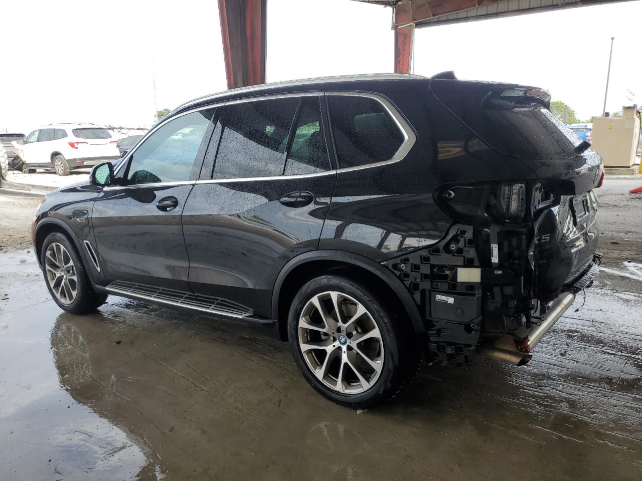 Obraz 2 z 2023 BMW X5 XDRIVE45E 2023 z VIN 5UXTA6C04P9N50315