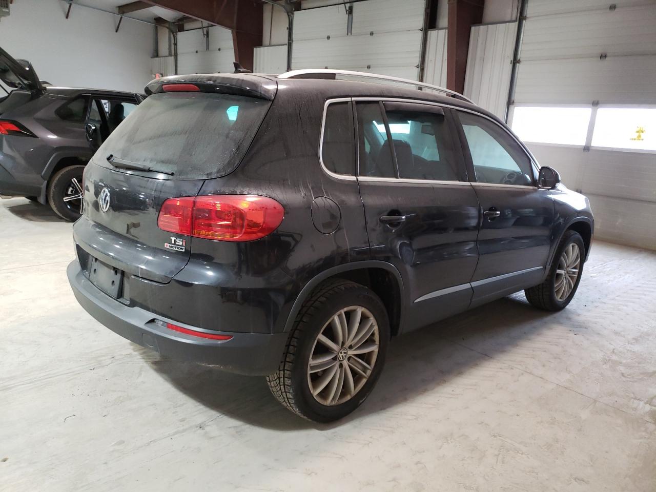 Image 3 of 2016 VOLKSWAGEN TIGUAN S 2016 with VIN WVGBV7AX1GW586015