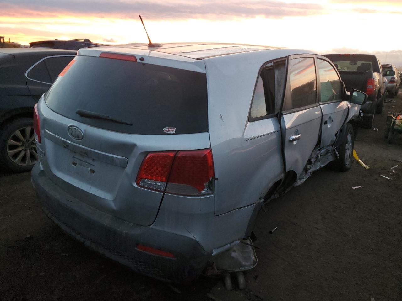 Image 3 of 2011 KIA SORENTO BASE 2011 with VIN 5XYKT3A14BG016403