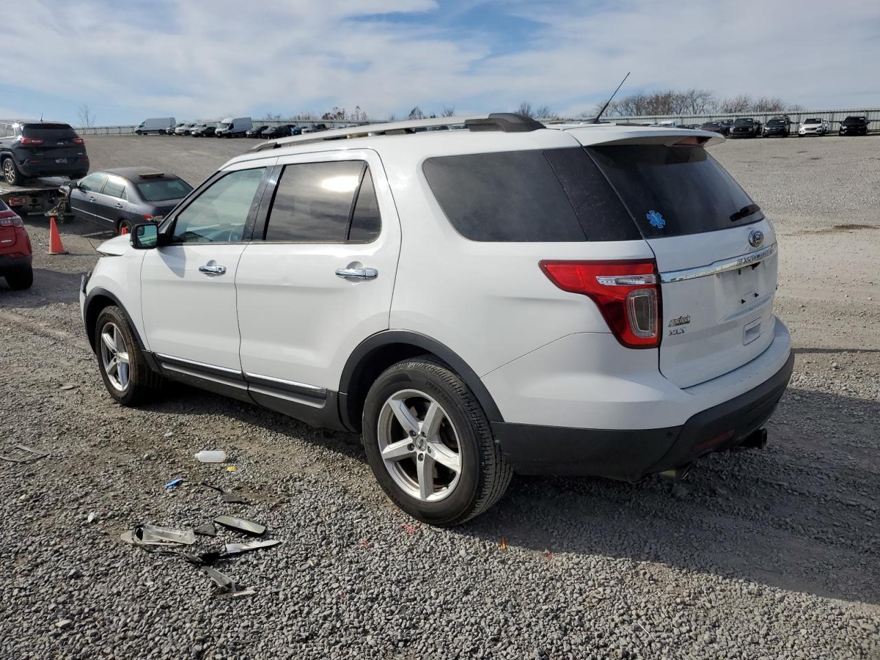 Image 2 of 2015 FORD EXPLORER XLT 2015 with VIN 1FM5K7D83FGC36436