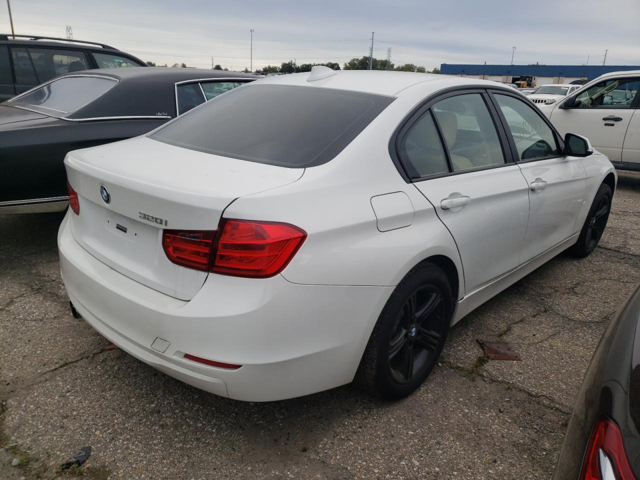 Image 3 of 2013 BMW 328 I 2013 with VIN WBA3A5G57DNP20751