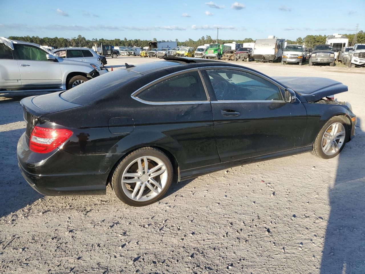 Obraz 3 z 2013 MERCEDES-BENZ C 250 2013 z VIN WDDGJ4HB6DG094493