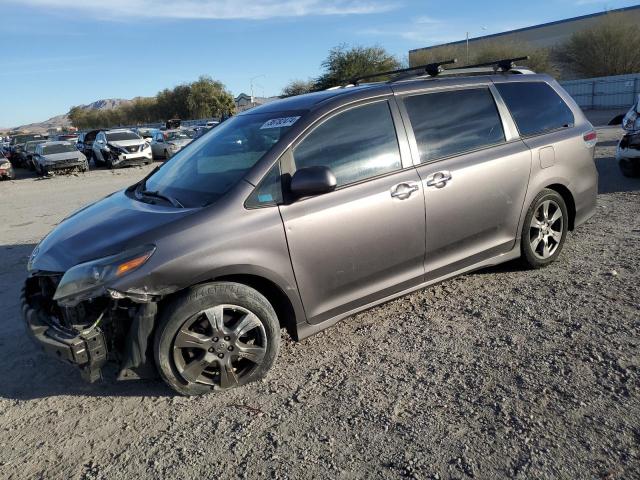 2017 TOYOTA SIENNA SE 2017 image