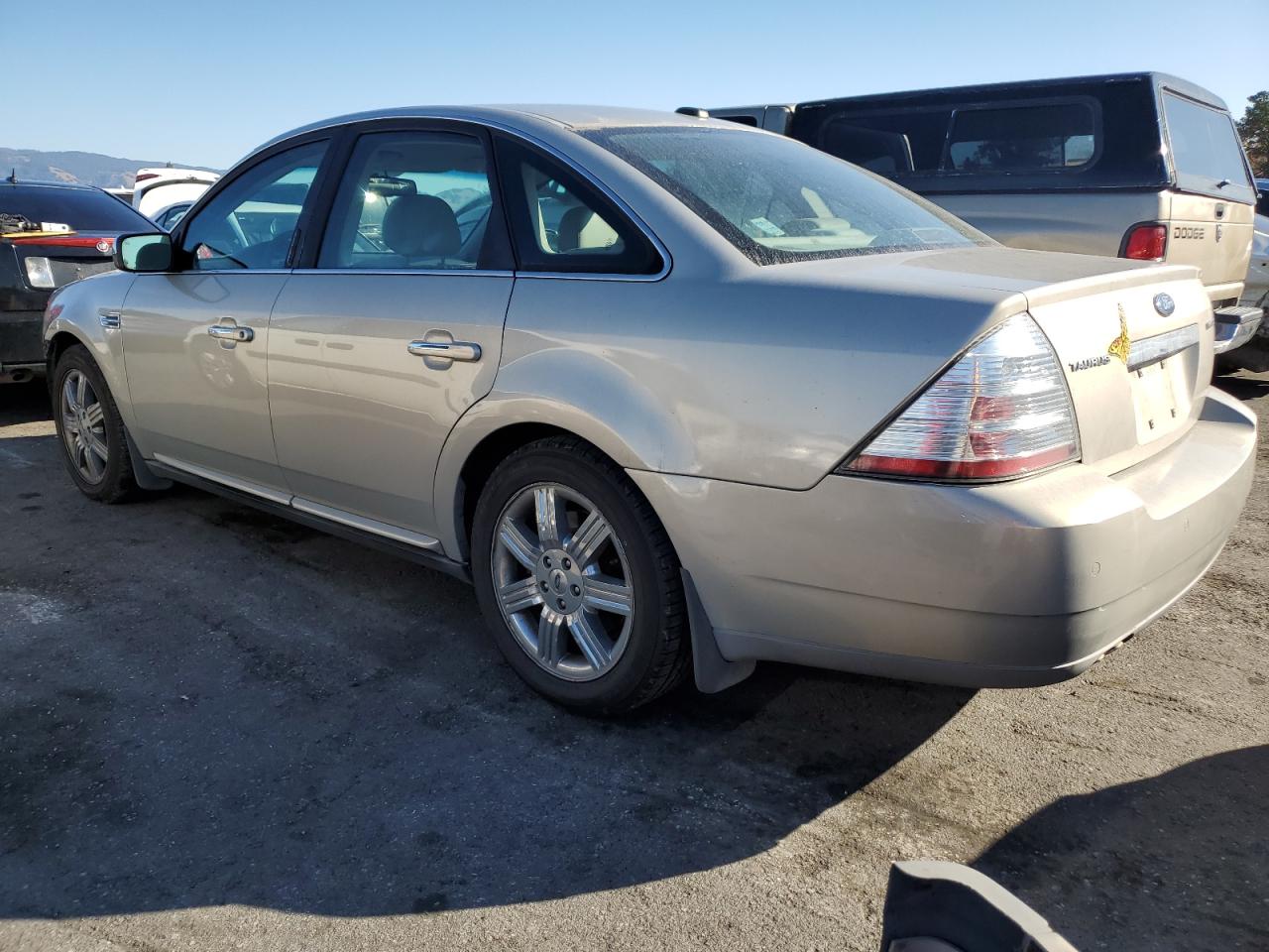 Image 2 of 2009 FORD TAURUS LIMITED 2009 with VIN 1FAHP25W89G109632