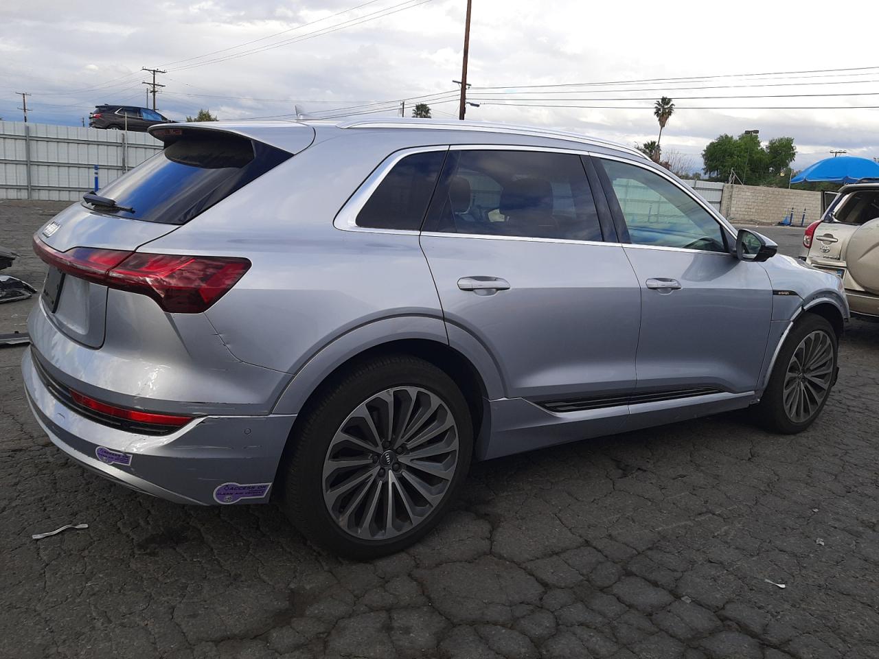 Изображение 3 2019 AUDI E-TRON PRESTIGE 2019 с VIN WA1VABGE3KB008787