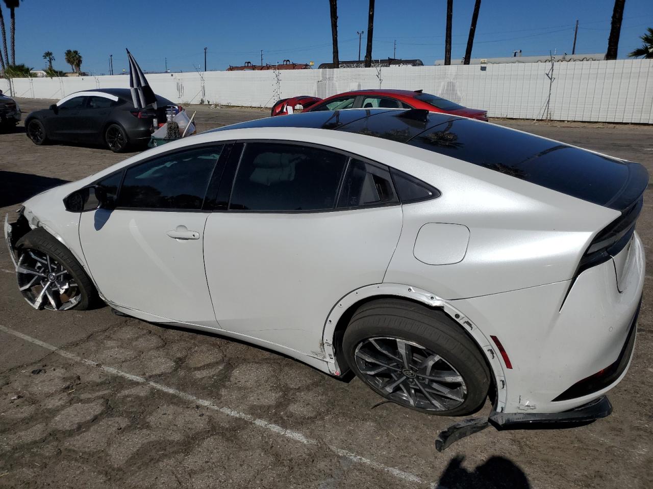 Obraz 2 z 2023 TOYOTA PRIUS PRIME SE 2023 z VIN JTDACACU7P3008864