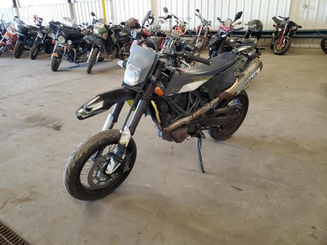 Image 2 of 2017 HUSQVARNA SUPERMOTO 701  2017 with VIN VBKUSV403HM796703