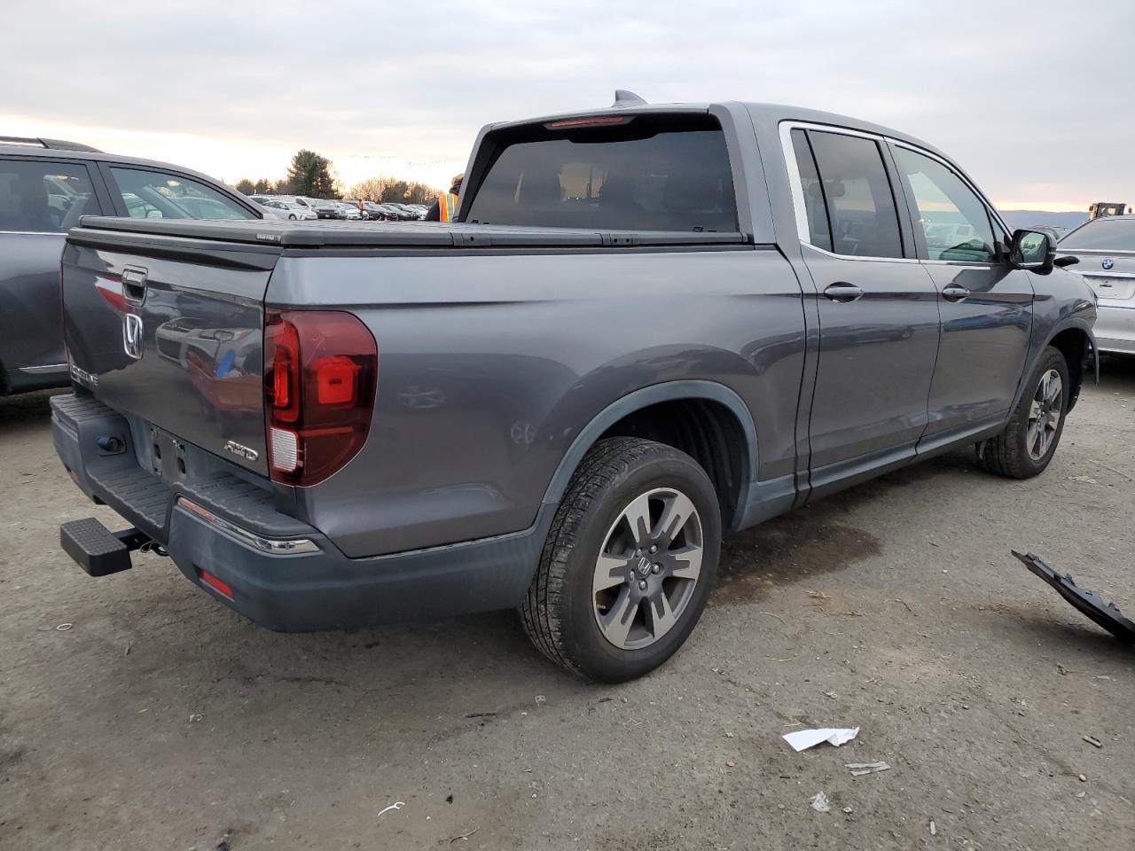 Изображение 3 2017 HONDA RIDGELINE RTL 2017 с VIN 5FPYK3F69HB025218