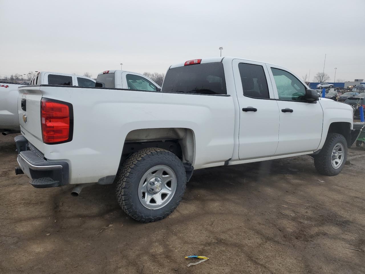 Image 3 of 2017 CHEVROLET SILVERADO K1500 2017 with VIN 1GCVKNEH8HZ275991