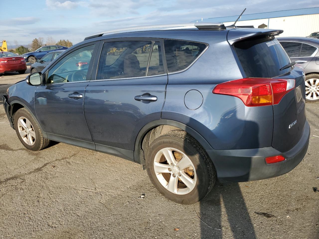Obraz 2 z 2014 TOYOTA RAV4 XLE 2014 z VIN JTMRFREV0ED067874