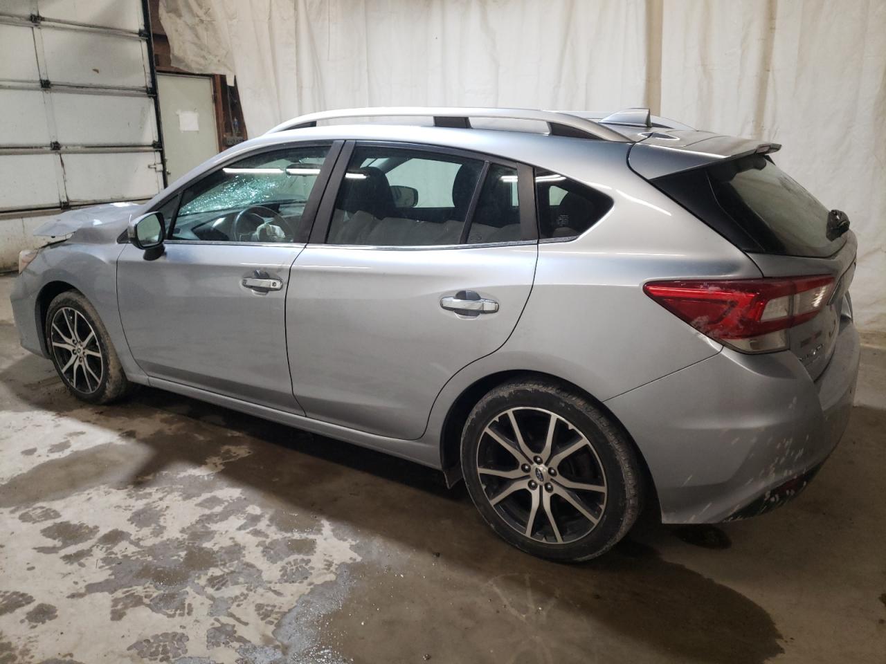 Изображение 2 2018 SUBARU IMPREZA LIMITED 2018 с VIN 4S3GTAT66J3753690