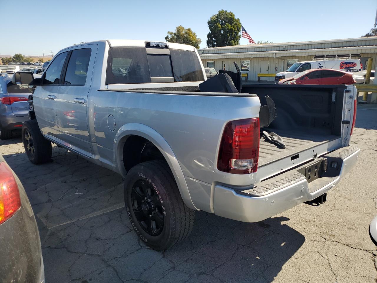 Image 2 of 2018 RAM 2500 LARAMIE 2018 with VIN 3C6UR5FL7JG144123