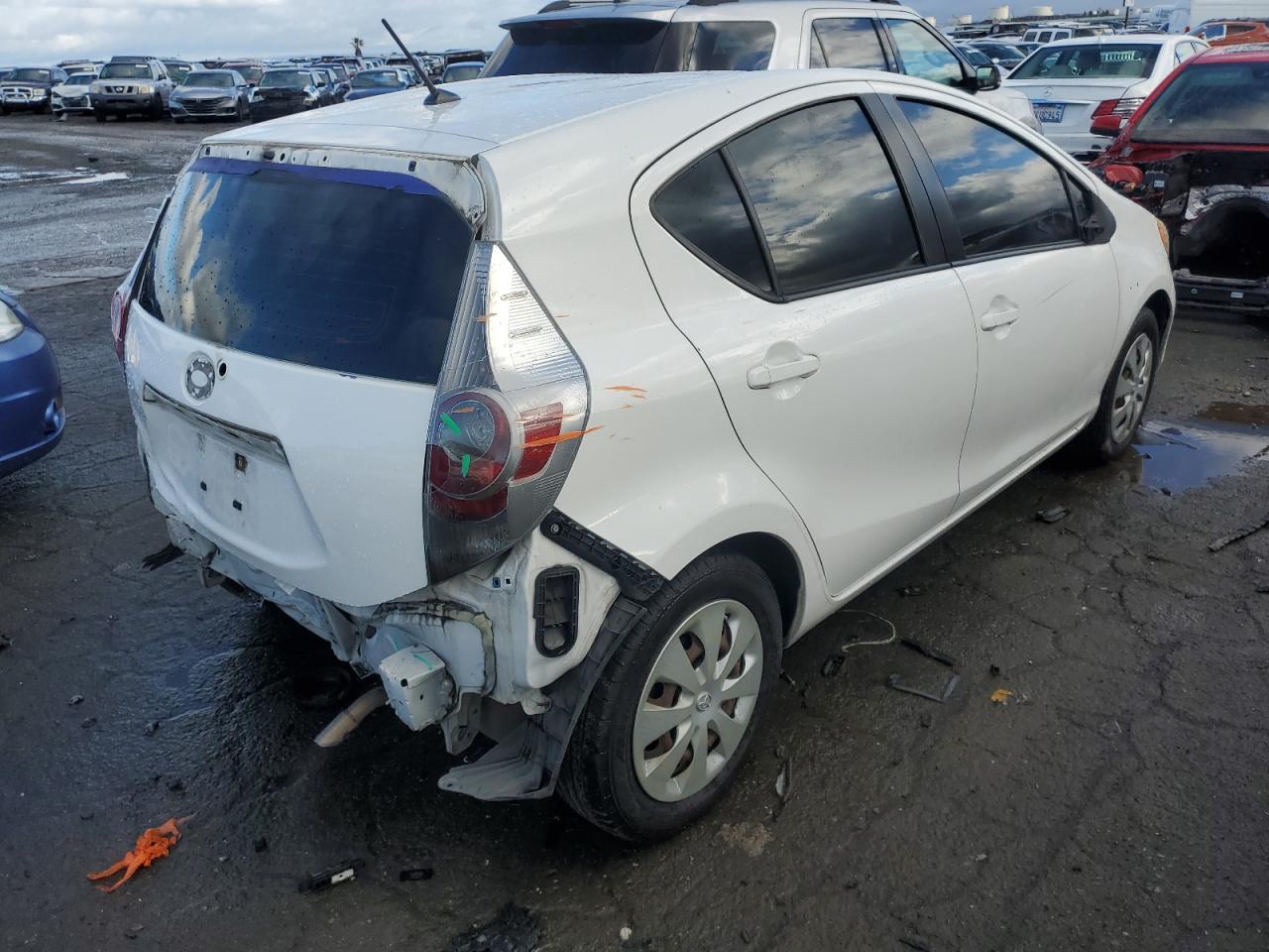 Image 3 of 2012 TOYOTA PRIUS C  2012 with VIN JTDKDTB33C1523937