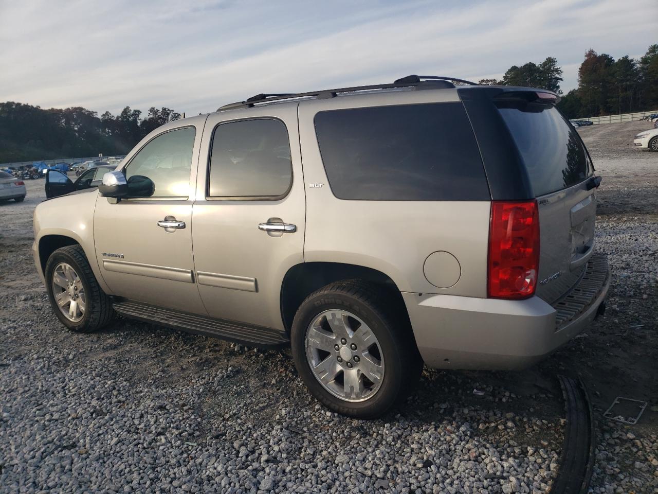 Image 2 of Gmc Yukon Slt 2009 with VIN 1GKFC33J39R239322