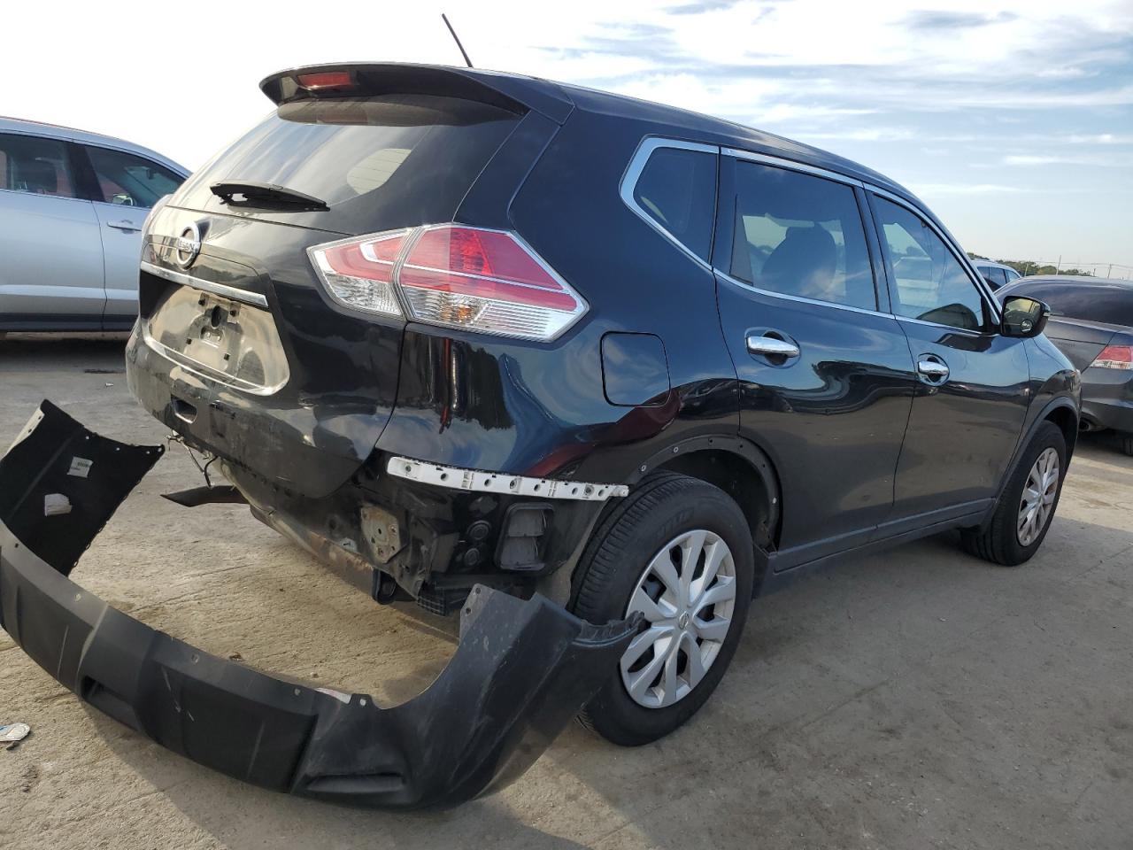 Image 3 of 2015 NISSAN ROGUE S 2015 with VIN KNMAT2MTXFP525594