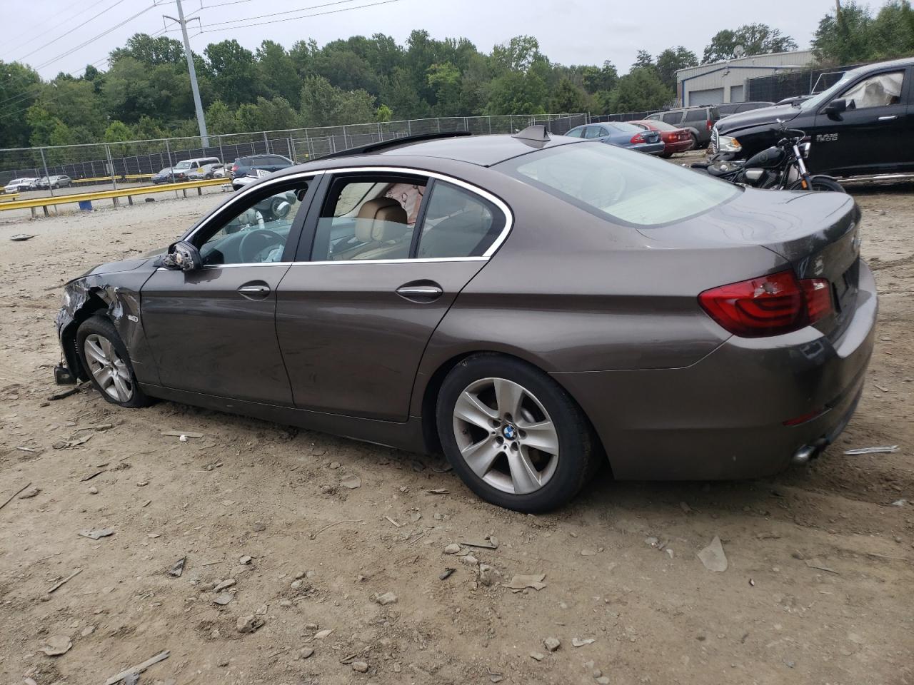 Image 2 of 2012 BMW 528 XI 2012 with VIN WBAXH5C54CDW11221