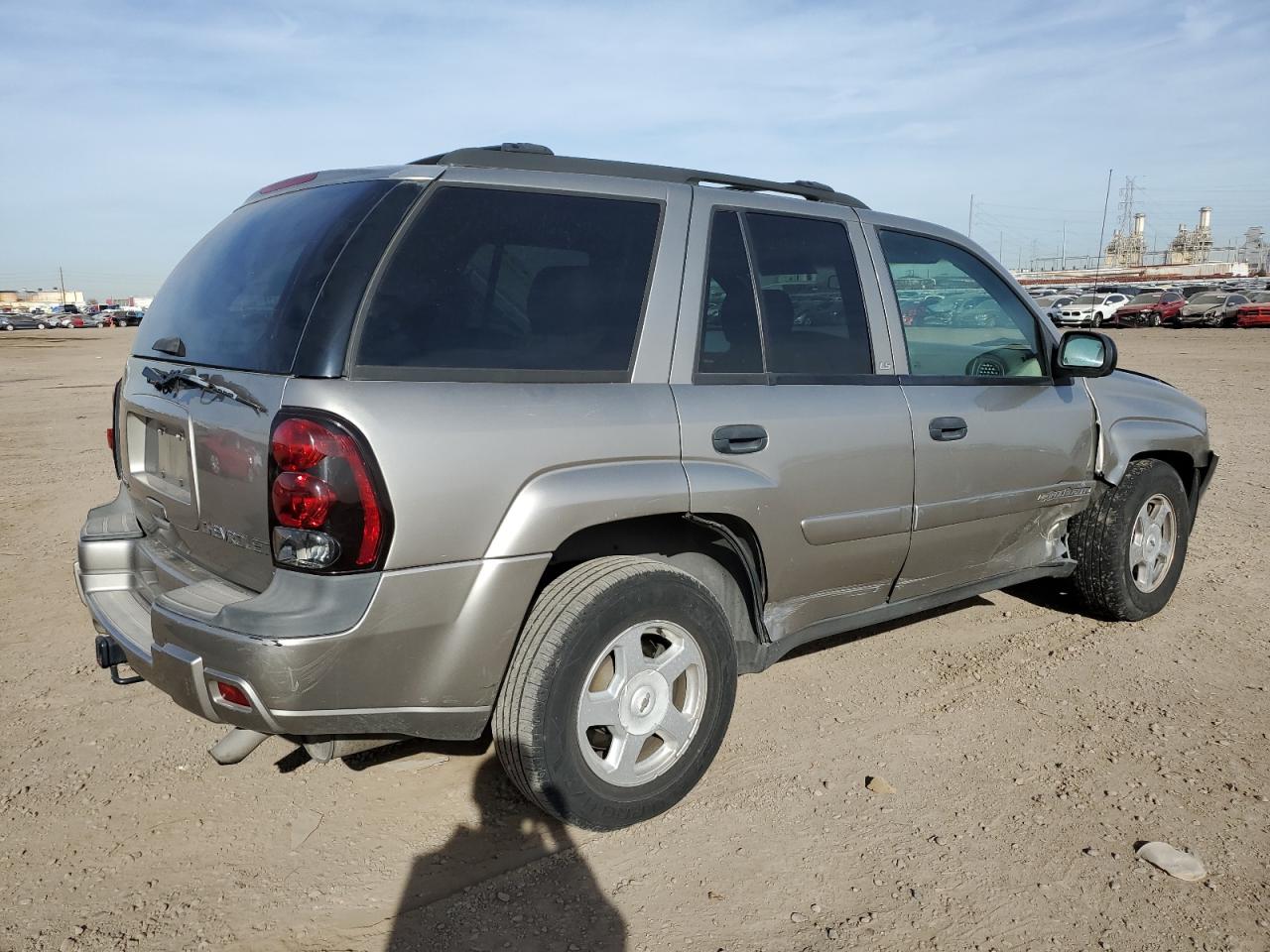 Image 3 of 2002 CHEVROLET TRAILBLAZER  2002 with VIN 1GNDT13S722281062